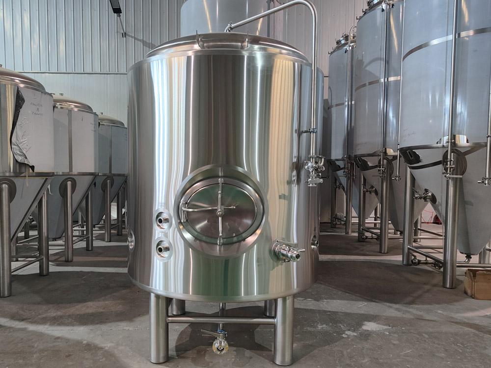 <b>80bbl Double wall bright beer</b>